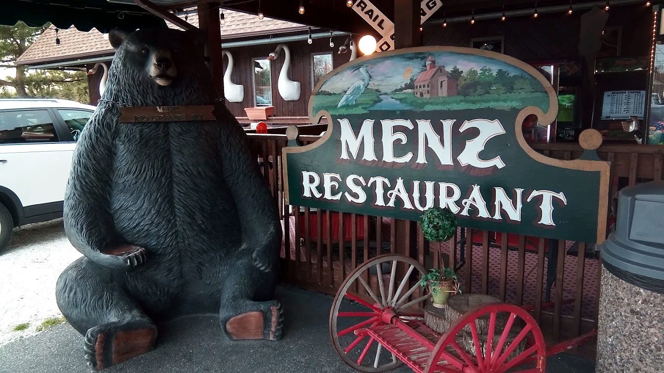 Menz Restaurant & Bar